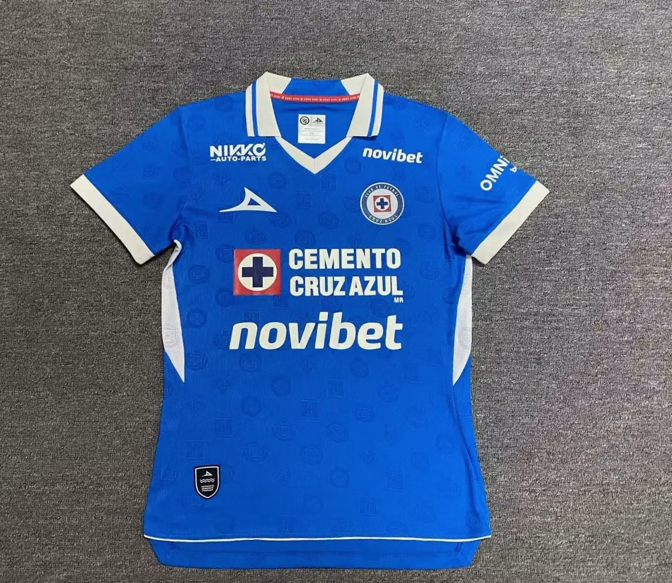MUJER CRUZ AZUL LOCAL 26/27