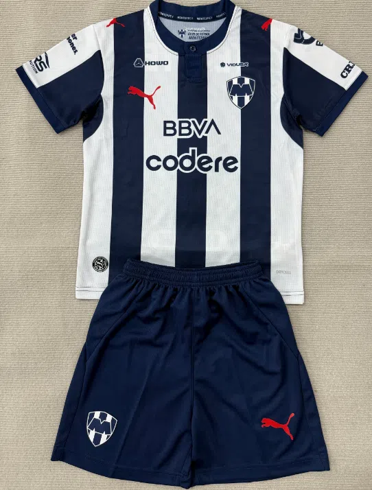 Conjunto adulto 26/27 Monterrey Local